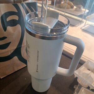 Stanley Starbucks 2024 limited Edition NWT